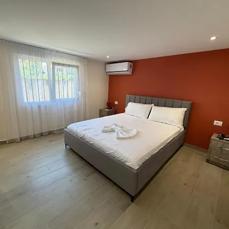 Sunset Duplex *